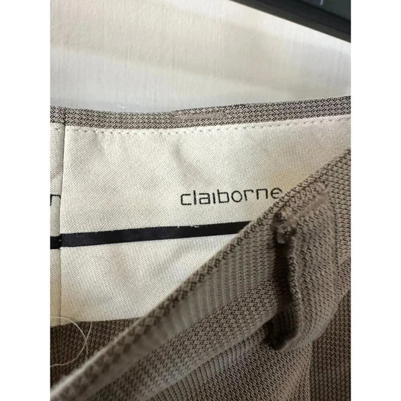 Claiborne Men’s size 38 x 30 khaki pants - Picture 5 of 8